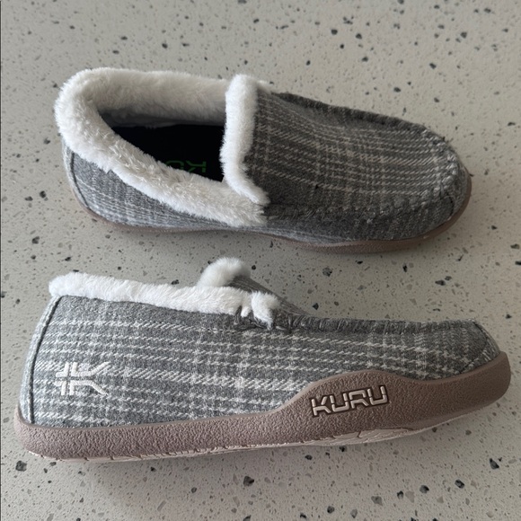 Kuru LOFT Gray Plaid Textile Faux Fur Lined Cozy Slippers Moccasins Size 8 EUC - Picture 1 of 10